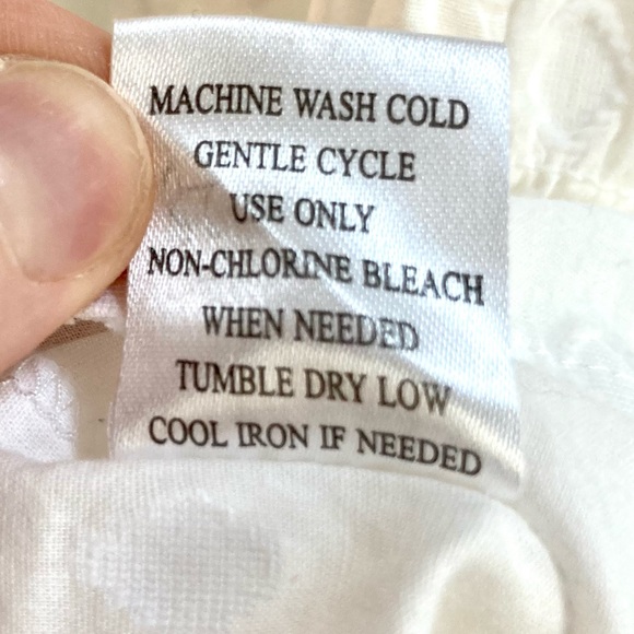 Almost Famous Sleeveless Shirt - Picture 6 of 6